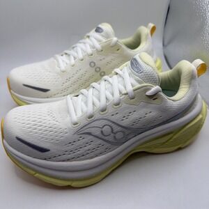 Saucony Women's Hurricane 25 Shoes. Ivory/Tender Size 7 New.